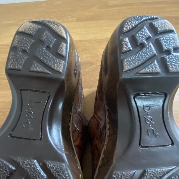 EUC BOC tooled floral pattern brown Peggy slip on clogs size 7M - Picture 10 of 13
